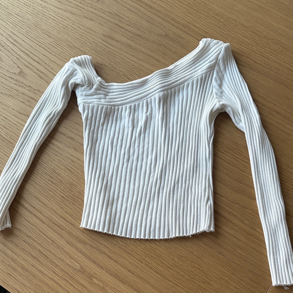 Chic White Ribbed Off-Shoulder Blouse